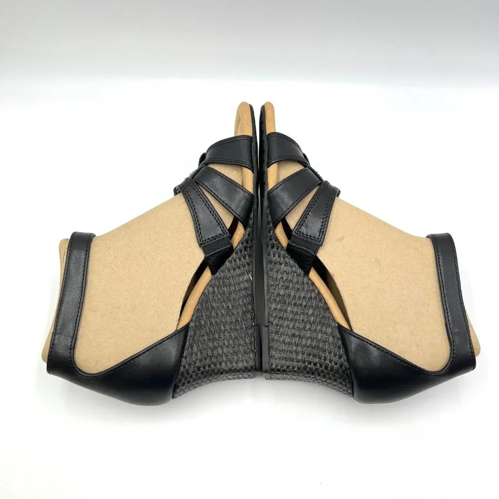 Clarks Womens Size 7 7M Kyarra Joy Black Leather Wedges‎ Sandals Shoes